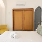 Oliveto كابري